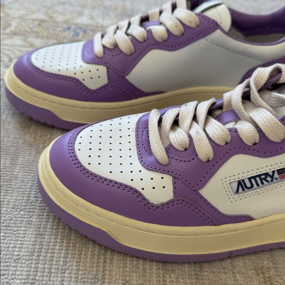 NEW Autry Medalist Purple Low sneakers Size 38 - Picture 10 of 12